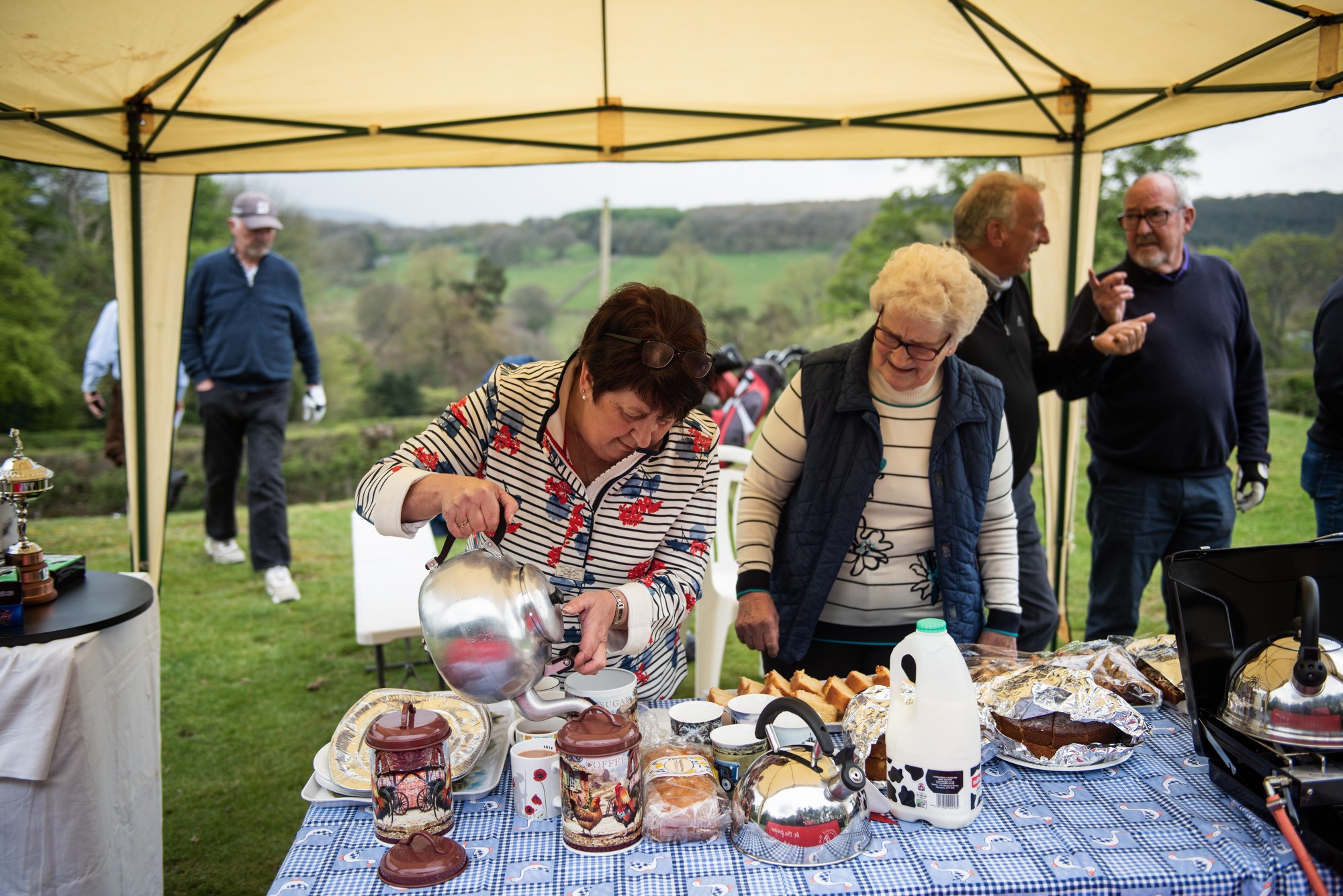 Philip Hatcher-Moore: Phil photographs curious golfers for NYT 